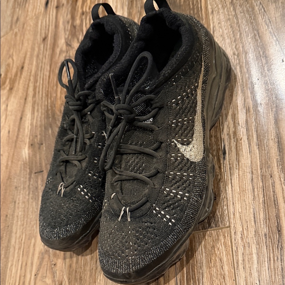Nike Vapor Max Knit Sneakers - Picture 2 of 4